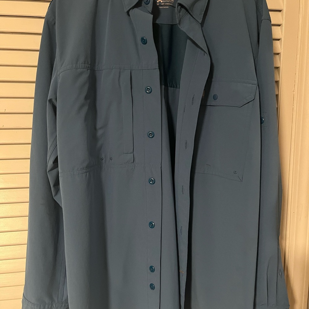 Men’s Carhartt Shirt